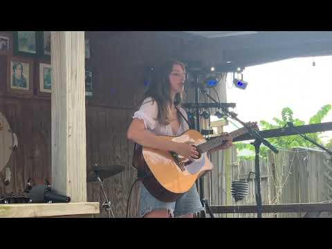 Champagne Supernova - Oasis (Cover by Serena Guthrie) WoodyFest 2021