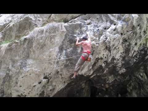 Zuzu doing Surplomba Zarnesti