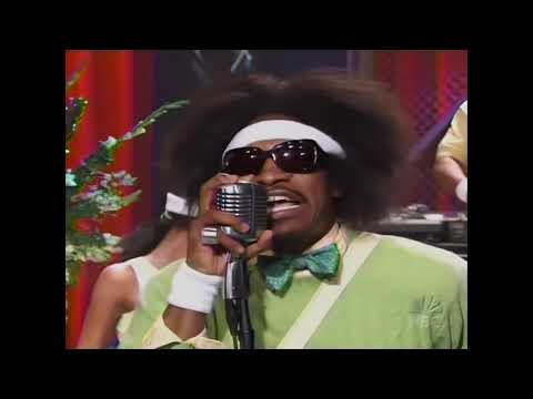 Outkast - Hey Ya (Live on Leno 2003) [HD]