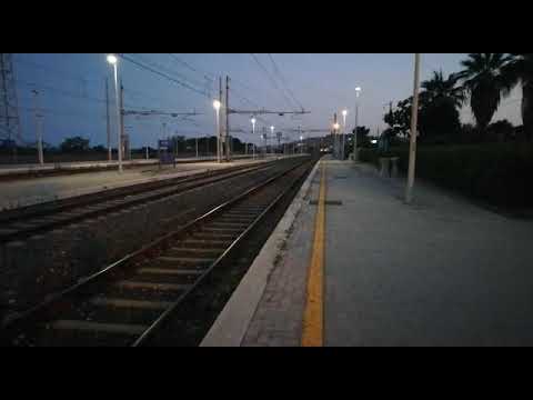 E656 431 con ICN 35834 con cuccette in nuova livrea notte