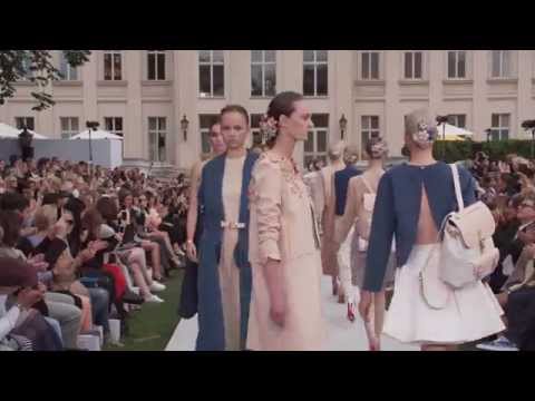 MARINA HOERMANSEDER - MERCEDES-BENZ FASHION WEEK BERLIN SS2016 in 4K