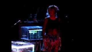 MNDR - Cut Me Out - April 13, 2012