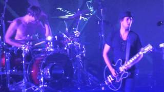 A piece of Kensington performing Call My Name / The Heart Of It live at Ziggo Dome