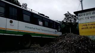 preview picture of video 'सवारियां छोड़ने के बावजूद आधा घंटा Late हुई HRTC Bus'