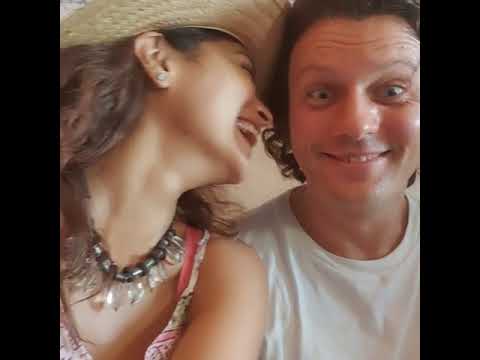 Cute Shriya saran wishes Happy Independence Day with Hubby