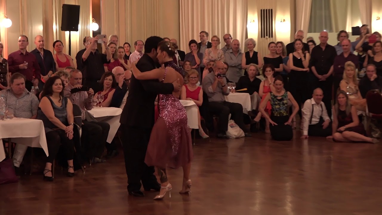 Video thumbnail for Mariana Montes & Sebastián Arce - Arrabalera