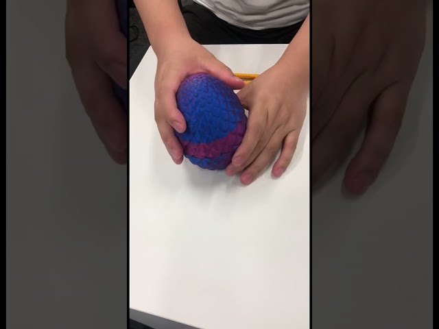 Vídeo relacionado con JOYVOVO 4 Piezas Huevo Dragón Impreso en 3D, Dragón Juguete Articulados, Huevos de Dragon, Articulaciones Móviles, Dragon Juguete Realista Móvil Oficina y Coche para Niños y Adultos