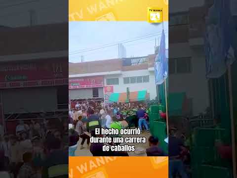 Policía queda inconsciente tras agresión en carrera de caballos en Huancavelica