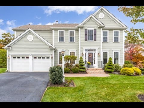 18 Robin Hill Road, Danvers MA - for sale by Agent Shari McStay, Tel 978-590-9190