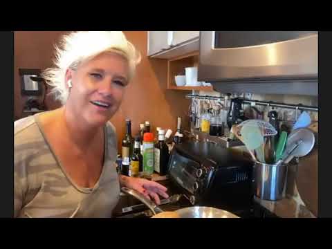 #RRCOOKINGCAMP | KILLER TURKEY BURGERS 🍔 WITH ANNE BURRELL