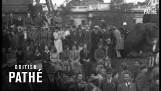 Crowds In London (1945)