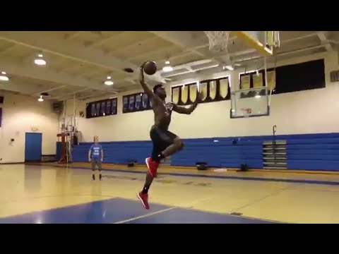 Jaylen Brown throws down a pair of dunks at practice (07/29/2016)