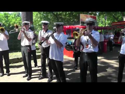 43. Internationales Dixielandfestival Dresden 2013: Hurricane Brassband (CH/NL/D)