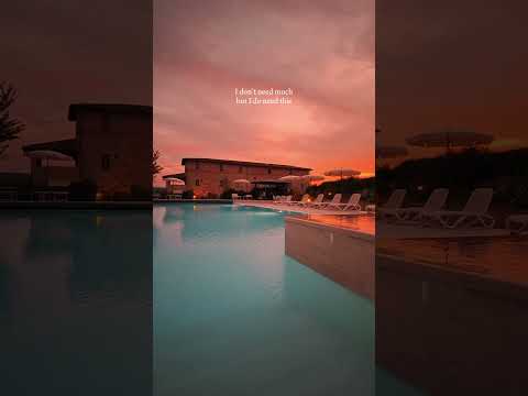 @AnnaBoccaliResort #italiancountryside #travel #italiangetaway #umbria #sunset #relax
