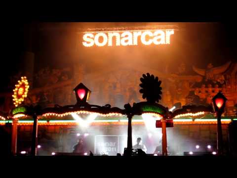 Bok Bok B2B L-Vis 1990 @ Sonar 2011