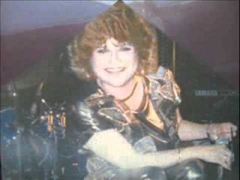 LAURA CANALES OYE VIEJO