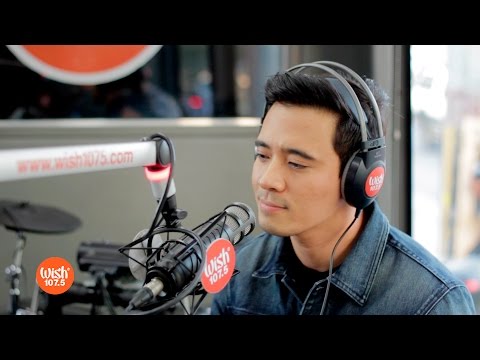 Erik Santos performs "Hanggang" (Wency Cornejo) LIVE on Wish 107.5 Bus