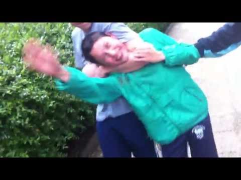 Jon Errasti #13, Beñat De La Granja #16 y Julen Ugarte #6: Maltrato al alcalde de Moroman.