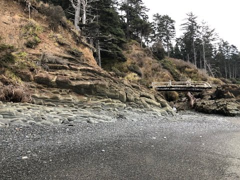 Geology at Beach 4, Olympic National Park, Washington  |  tilted rocks