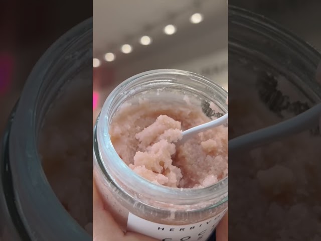 Vídeo relacionado con Herbivore Botanicals - Coco Rose Body Polish/Sugar Scrub: Exfoliante, Hidratante - Exfoliante Corporal - Body Scrub