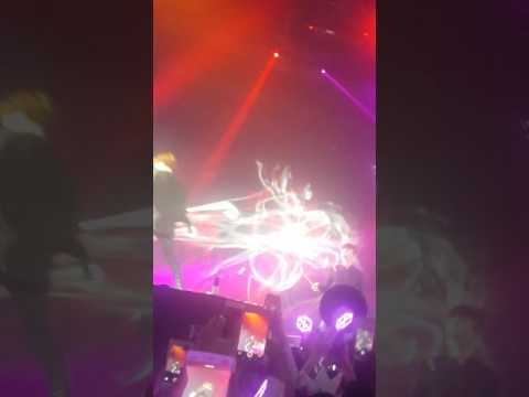 160910 Artificial love Baekhyun & Lay focus