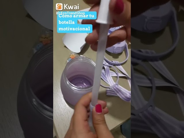 Vídeo relacionado con Elemental Iconic Kids - Botella de agua para la escuela, 100 % a prueba de fugas, con tapa con popote y asa desplegable para niños y niñas, aislamiento de triple pared y sin BPA, 14 onzas, camuflaje