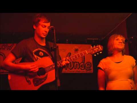 Robin Kluge und Anna Butzen - Behind the Church