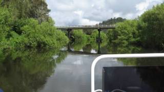 preview picture of video 'New Zealand's Beautiful Tairua River'