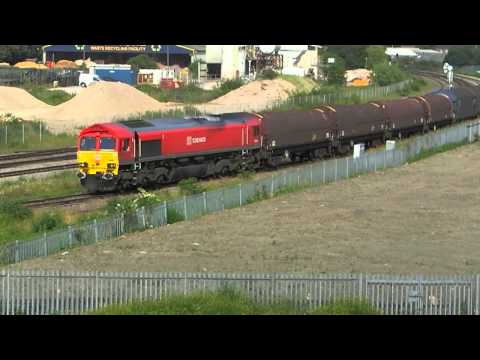 DBS RED 66001 ON 6V07 STEEL AT GLOUCESTER TRAMWAY 050713