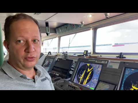 How to make and receive calls using the DSC (digital selective calling) system on VHF - Pilotage