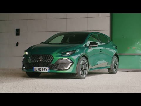 2026 Renault Clio E-Tech Full Hybrid Techno in Absolute Green im Check