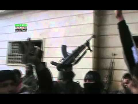 لقاء مع أحد القادة الميدانين في كتائب الأنصار من داخل فرع الأمن السياسي بعد السيطرة عليه في دير الزور