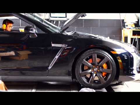 Full Blown Motorsports R35 GTR :: FBM billet turbo upgrade