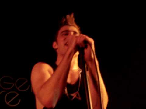 Give Me Danger (live) / Dangerous Muse