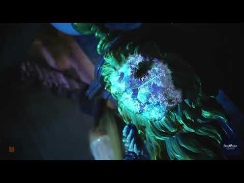 Ester Peony -Robbed Queen