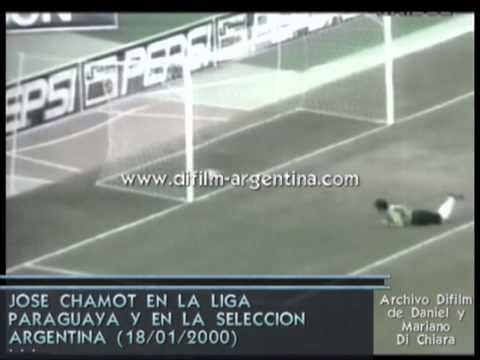 ARCHIVO DIFILM. Jose Chamot en la liga paraguaya y en la Seleccion Argentina (18/018/2000)