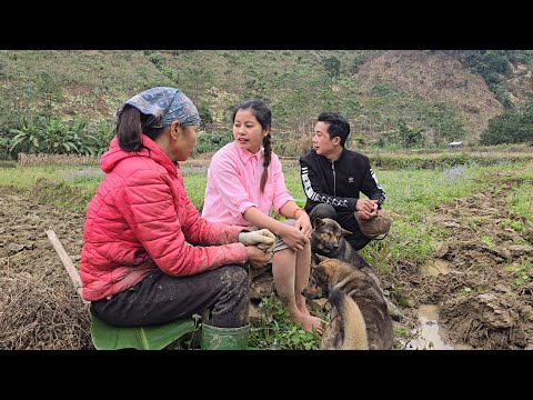 Nam's mother was happy that Tieu Sa was joining hands to prepare for the upcoming harvest season.