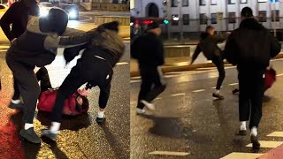 ЛЕВ ПРОТИВ СПАС ПАРНЯ ОТ ТОЛПЫ СКИНХЕДОВ С ОРУЖИЕМ В ЦЕНТРЕ МОСКВЫ !  [Выпуск 46 - 2023]