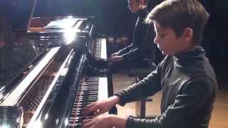 Kelly Clarkson - Because of You - Piano