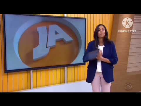 Cristina Ranzolin derruba tablet no Jornal do Almoço (02/11/2017)