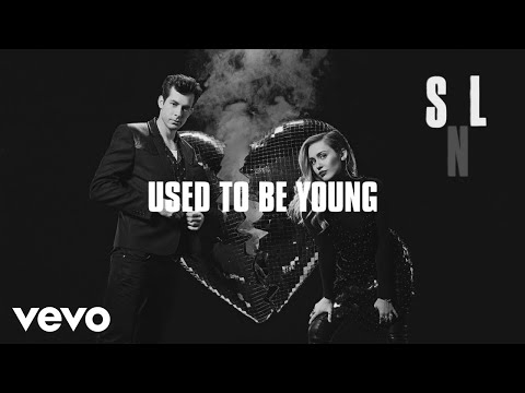 Mark Ronson - Nothing Breaks Like a Heart (Live at SNL) ft. Miley Cyrus