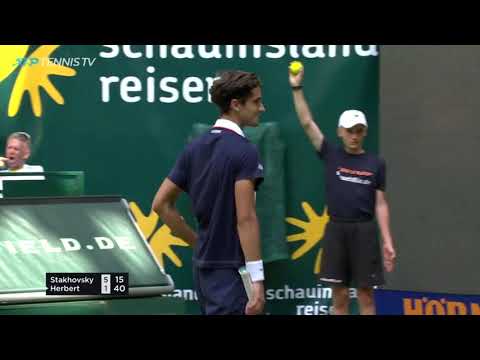 Sergiy Stakhovsky Uses Own Hawk-Eye Challenge For Opponent Herbert! | Halle 2019