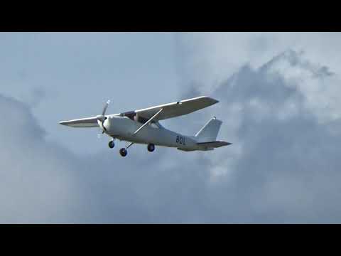 Kapiti Airport Paraparaumu - Cessna 172D ZK-BDL Take off RWY34 Grass