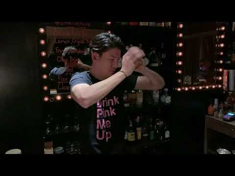 Ronnaporn K. from Backstage Cocktail Bar (Bangkok): Gin Fizz