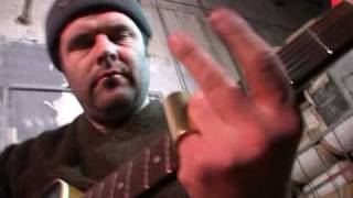 Bucko  wHiTe (beesting)