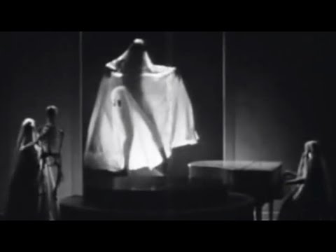 The Walls Keep Talking by Anita O'Day (1941) – Vintage Halloween Music