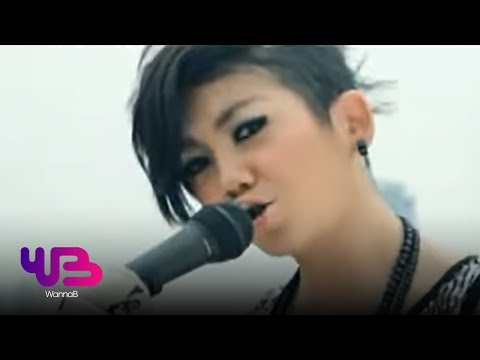 Nikki feat. Sheila  - Dasar Penipu (Official Music Video)