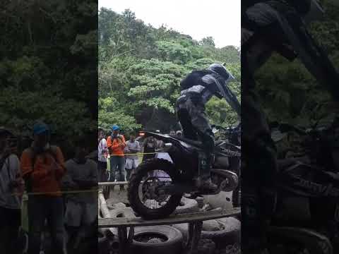 Graham Jarvis show easy to this obstacle.#shorts #enduro #trending #viral #extreme #jarvis