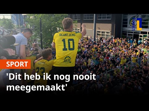 Fans onthalen Fortuna-spelers na lijfsbehoud