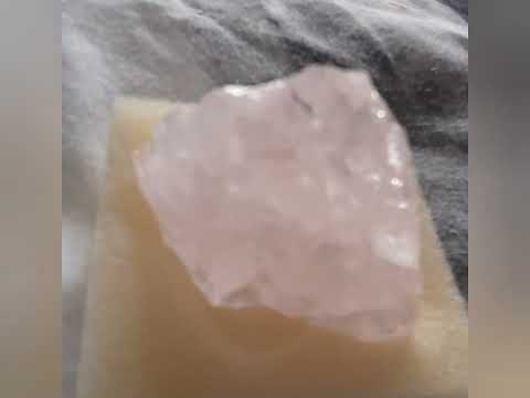 Rozen kvarc (ruzicasti kvarc, roza kvarc, ruzicnjak) (eng. rose quartz) 😀